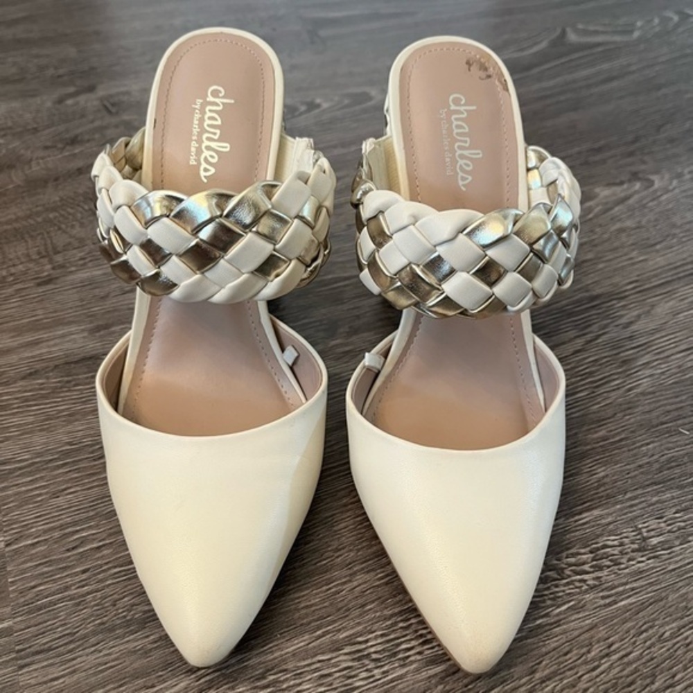 Charles David white with gold accents chunky pointed toe backless heels size 7